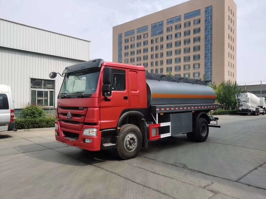 Camión de petrolero del combustible de aceite de Sinotruk LHD 400L 20cbm 371HP