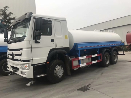 Camión 20 Cbm del transporte del agua potable del petrolero de HOWO para el emplazamiento de la obra