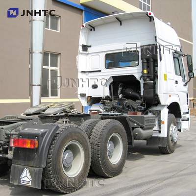 Camiones del tractor remolque de la cabeza 6x4 RHD del tractor de Sinotruk HOWO en Tanzania