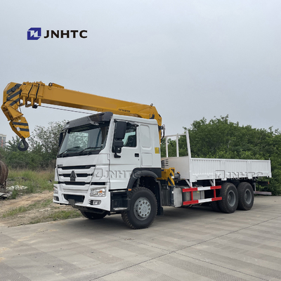 El camión telescópico de Sinotruk Howo 6x4 10 montó la grúa de Crane Straight Arm Cargo Truck