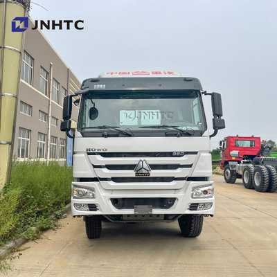 Camión del cargo de HOWO para el remolque plano del transporte de la maquinaria de construcción de Eacavator