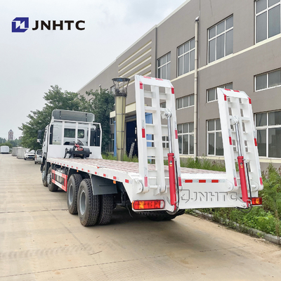 Camión del cargo de HOWO para el remolque plano del transporte de la maquinaria de construcción de Eacavator