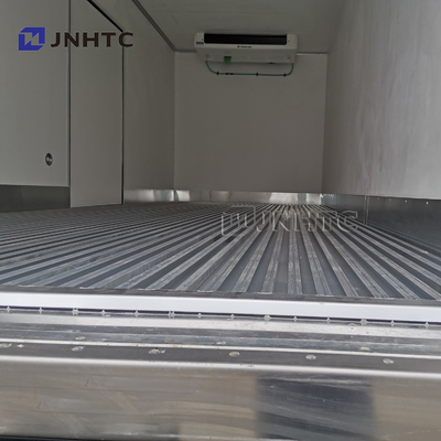 El refrigerador del congelador del camión de reparto del envase de HOWO 6x4 refrigeró 20 toneladas vaccínea