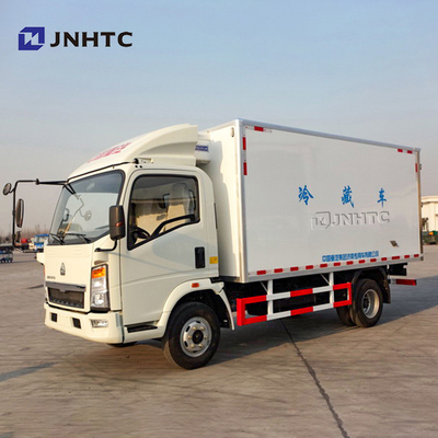 Conducción de poca potencia de la mano derecha del camión refrigerado de Sinotruk HOWO 4X2 5t