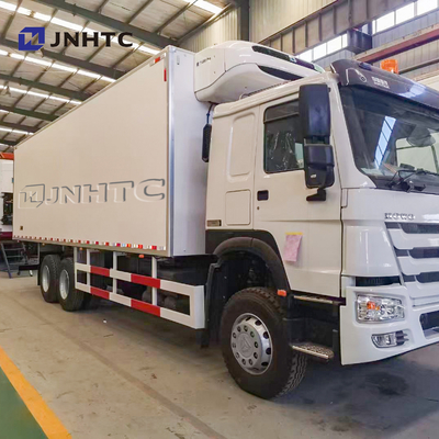 Camión refrigerado de los contenedores del refrigerador de Sinotruk Howo 6x4 20 toneladas