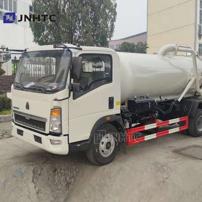 Euro 3 Rhd LHD del camión de la succión de las aguas residuales de Sinotruk HOWO 4X2 5000 litros