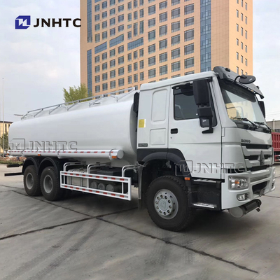 Camión de petrolero del combustible de HOWO 6x4 336hp con el petrolero 20cbm