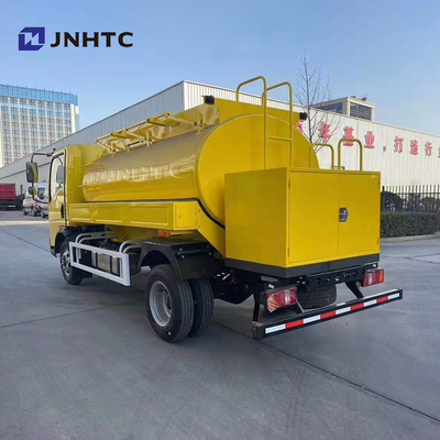 Modelo nuevo 3000l del camión 4x2 del depósito de gasolina de la luz de Sinotruk Howo