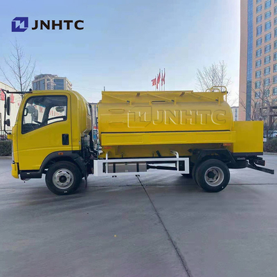Modelo nuevo 3000l del camión 4x2 del depósito de gasolina de la luz de Sinotruk Howo