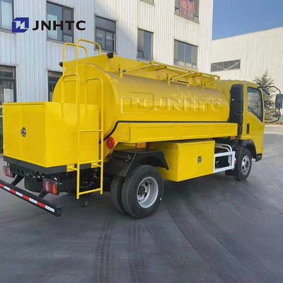 Modelo nuevo 3000l del camión 4x2 del depósito de gasolina de la luz de Sinotruk Howo