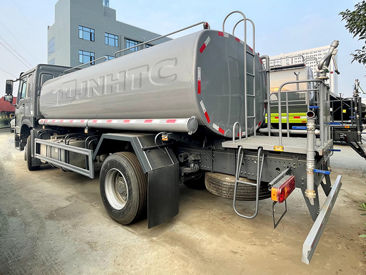 El camión 6x4 10 del espray de agua de Sinotruk rueda el camión de la regadera del agua 15000L
