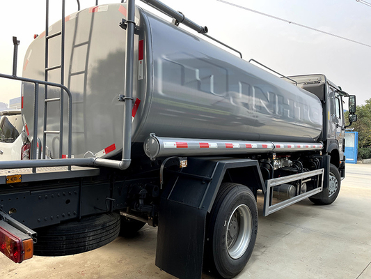 El camión 6x4 10 del espray de agua de Sinotruk rueda el camión de la regadera del agua 15000L