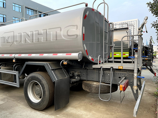 El camión 6x4 10 del espray de agua de Sinotruk rueda el camión de la regadera del agua 15000L