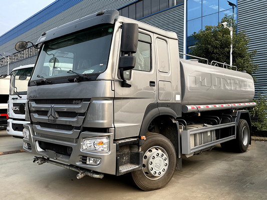 El camión 6x4 10 del espray de agua de Sinotruk rueda el camión de la regadera del agua 15000L