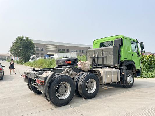 Sinotruk Howo diez rueda la cabeza del tractor del camión 50t del motor 371hp