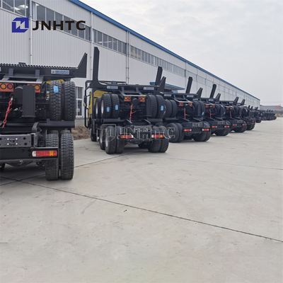 6x4 ENMADERAN la marca de registración de Sinotruk Howo del remolque del transporte de madera
