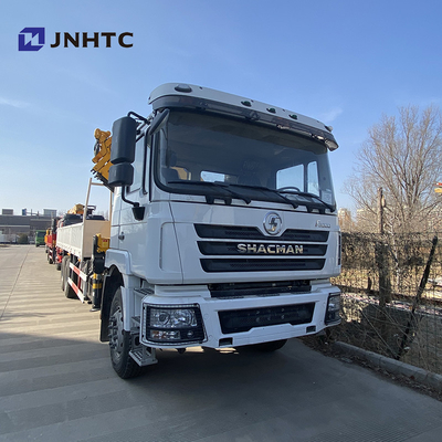 El camión plano del cargo de Dropside montó a Crane Shacman F3000 6x4