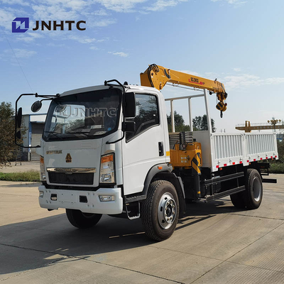 Camión del cargo de la rueda 4x2 Dropside de Sinotruk Howo Homan 6 con la grúa 3.2t
