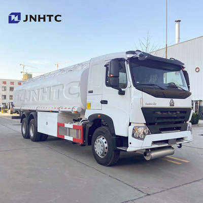 Camión de petrolero del combustible de la rueda de Sinotruk Howo A7 6x4 10 con 371hp el motor del euro 2